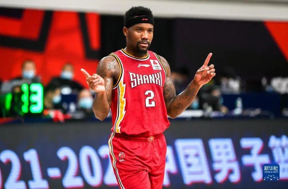 世俱杯决赛，曼城4-0战胜弗鲁米嫩塞夺冠，罗德里在下半场被对手剪刀脚铲翻，随后无法坚持比赛被替换下场。